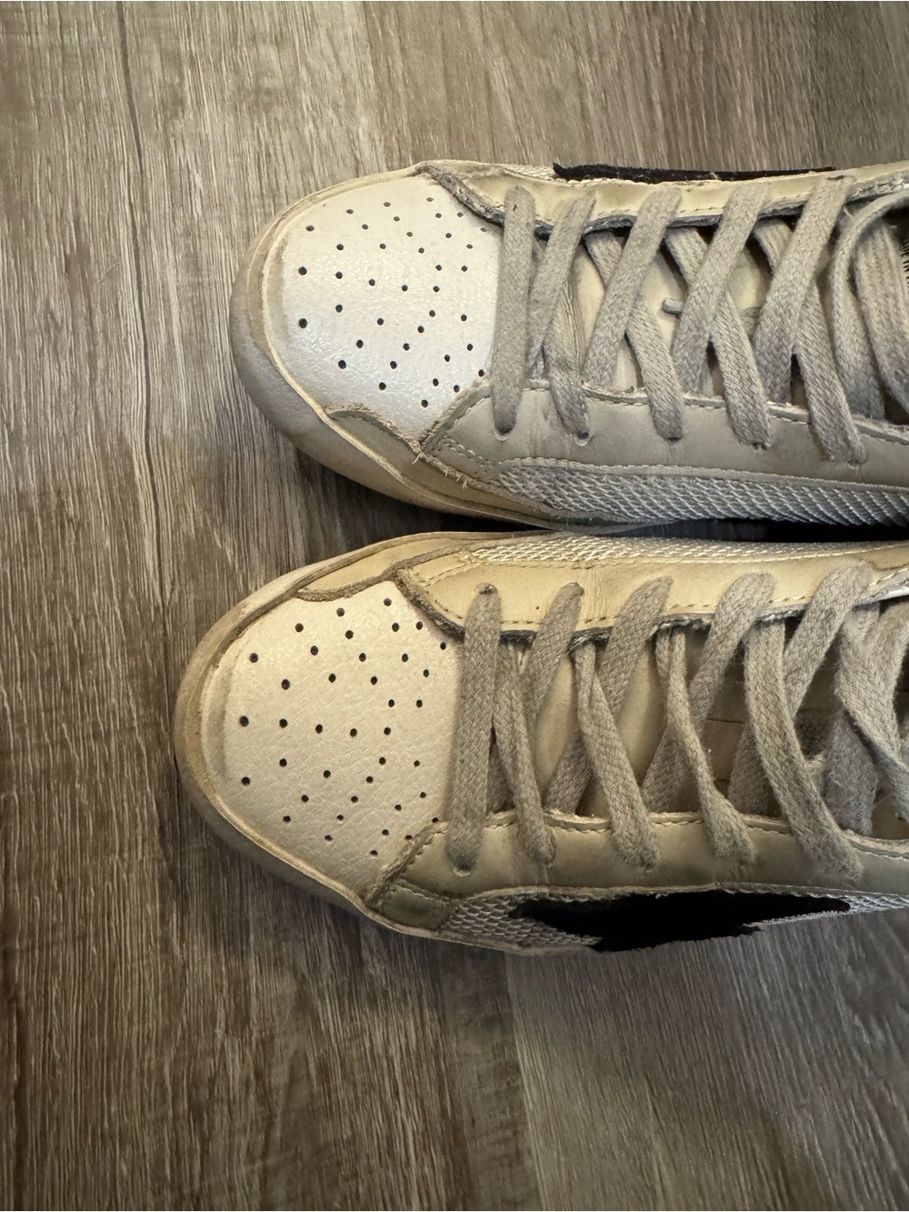 Golden Goose Women’s Super-Star sneakers in leather with mesh insert - Picture 2 of 5